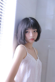 福利姬扒开腿喷水